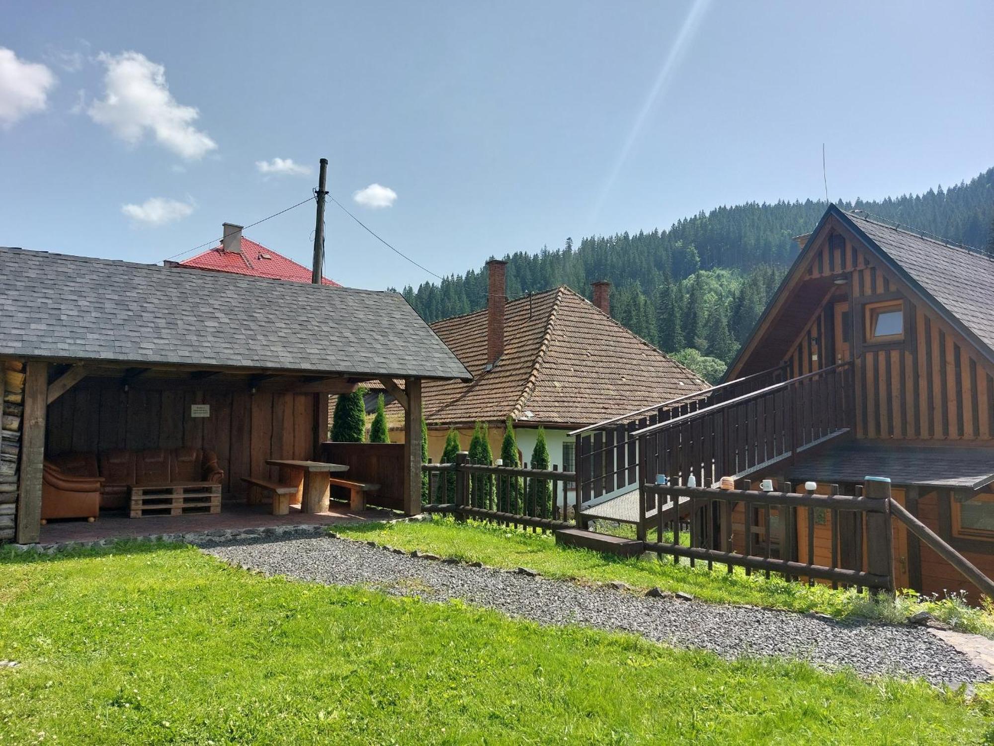 Chatka Pod Jaskynou Maluzina Exterior foto